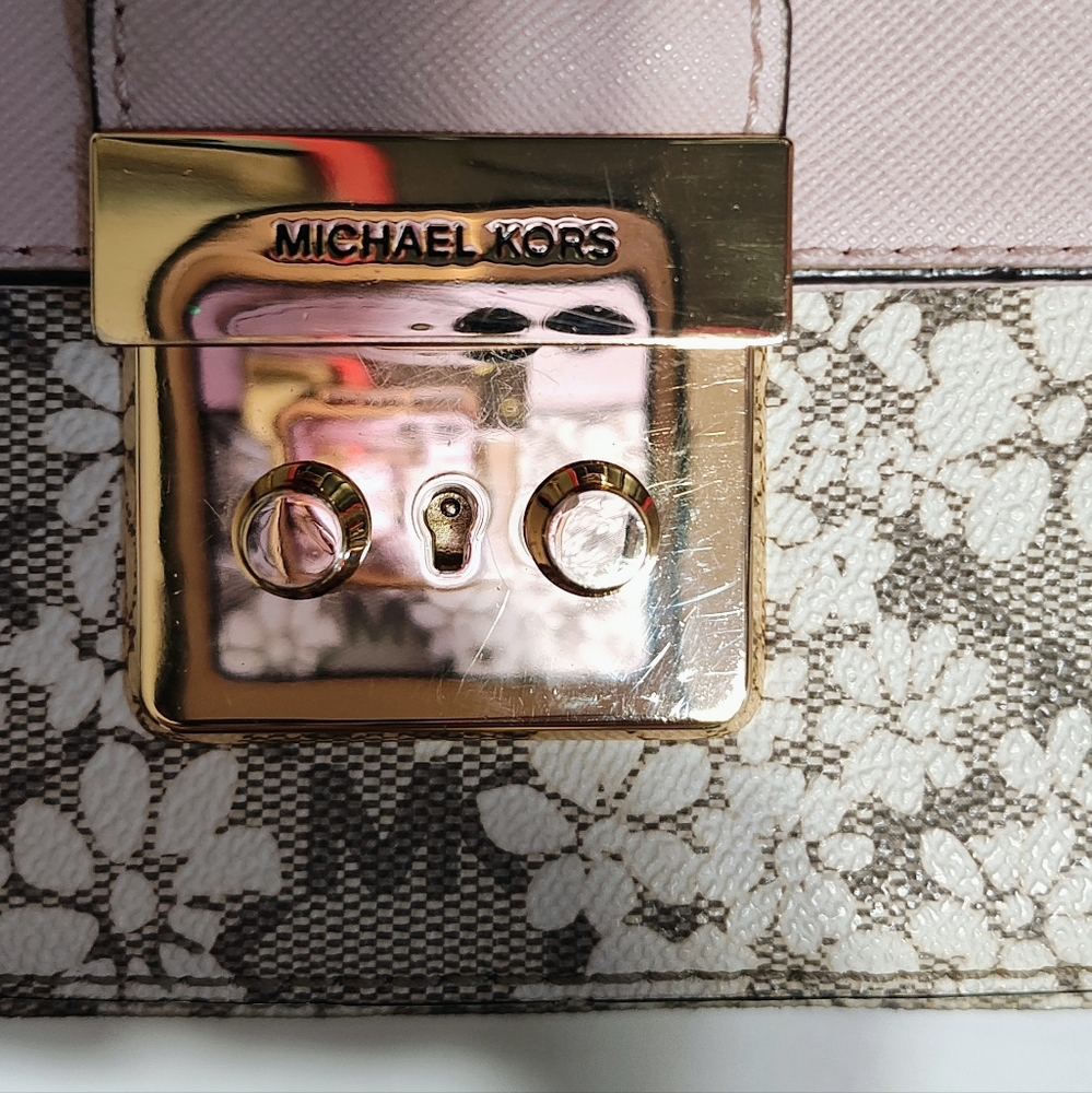 Ted Baker Pink and Gray Clutch with Minimalist Design - Picture 5 of 8